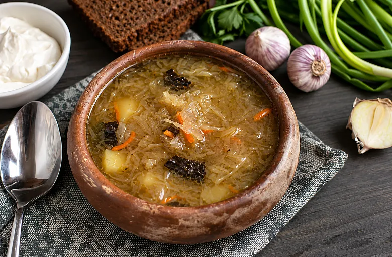Щи из квашеной капусты с грибами. Этап 13