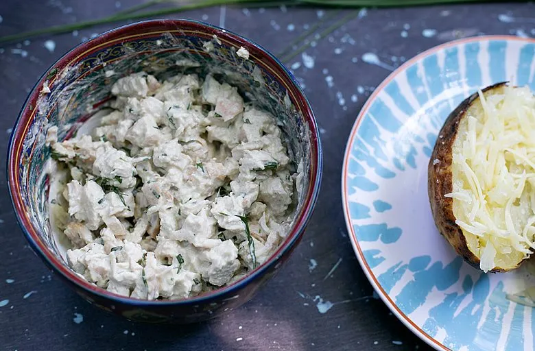 Печеная картошка с начинкой из курицы. Этап 9
