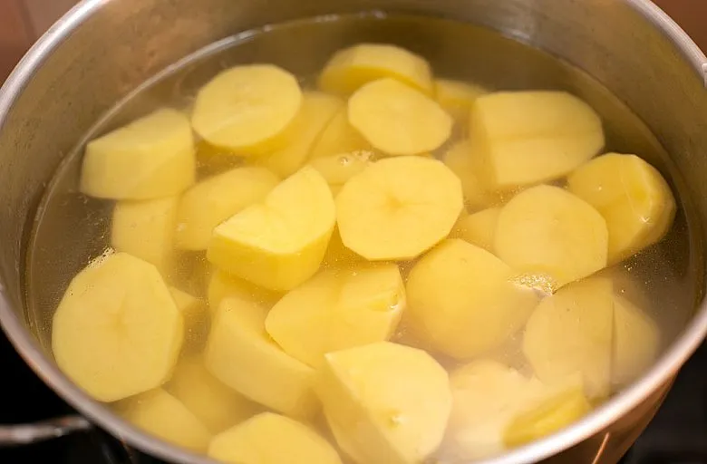 Картофельное пюре c морепродуктами и трюфельным соусом. Этап 2
