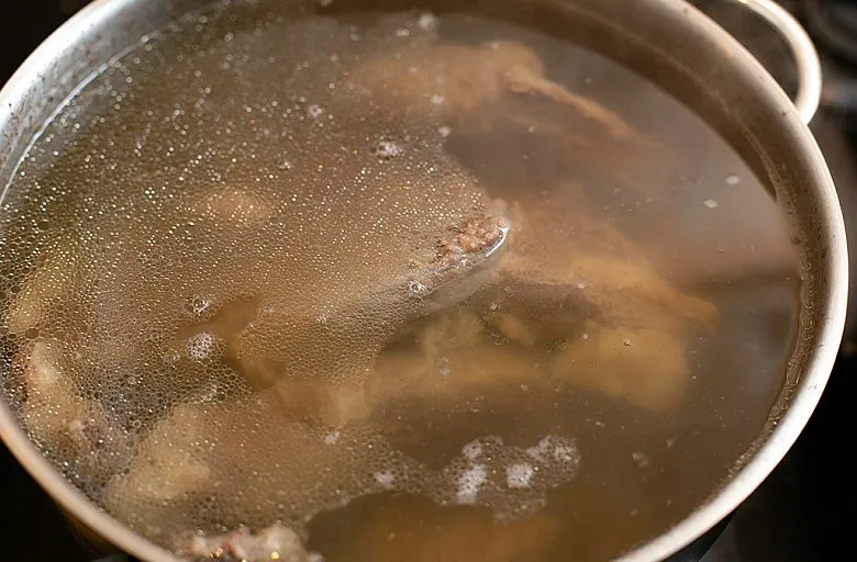 Щи из квашеной капусты с грибами. Этап 1
