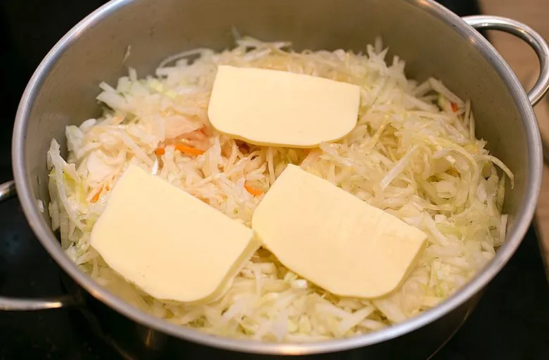 Щи из квашеной капусты с грибами. Этап 5