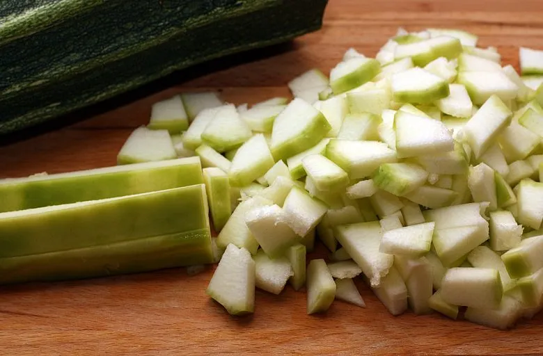 Кабачковая икра (кусочками). Этап 1