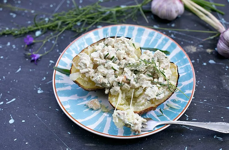 Печеная картошка с начинкой из курицы. Этап 10