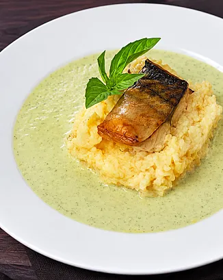 Cкумбрия, запеченная с картофельным пюре