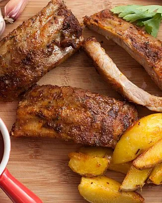 Запеченные свиные ребрышки с кисло-сладким соусом
