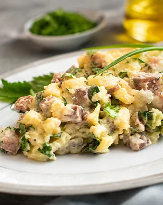 Картофельный салат с селедкой